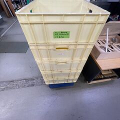 引き取り限定　中古プラスチックケース　１個￥５００の画像