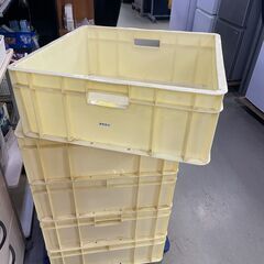 引き取り限定　中古プラスチックケース　１個￥５００の画像