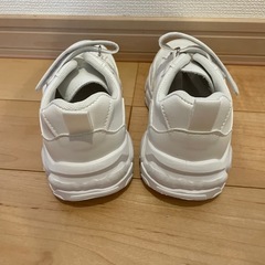 新品未使用　キッズ　白　スニーカー　ズック　17cm相当の画像