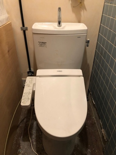 終了　
中古　TOTO　トイレ便器　タンク密結型便器　CS230系　ウォシュレットSB　TCF6621型　セット