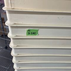 引き取り限定　中古プラスチックケース　１個￥５００の画像