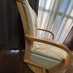 ダイニングテーブル３点セット　回転式椅子　の画像