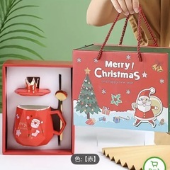 サンタクロースデザインの赤いマグカップ、王冠の蓋とスプーン付き　ギフトボックスセットの画像