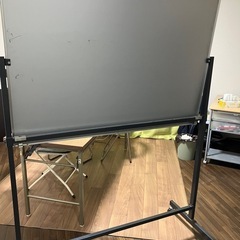 ホワイトボード(片面•支柱キャスター付き)の画像