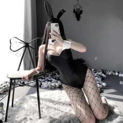 バニーガールコスチュームの画像