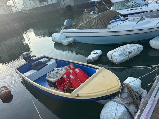 小型船舶　6馬力船外機付き