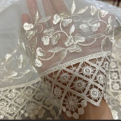 レース生地 (カフェカーテンなどに)の画像