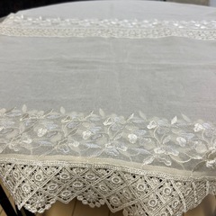 レース生地 (カフェカーテンなどに)の画像