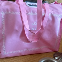 フローラルオアシス、花器、バッグの画像