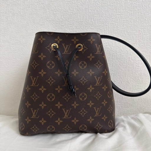 ルイヴィトン　ショルダーバッグ　ネオノエ　モノグラム　レディース　黒