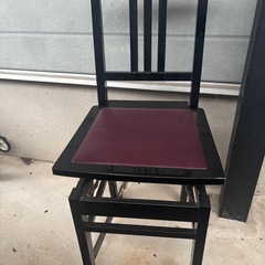 ピアノの椅子の画像
