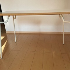 キナリ　テーブルの画像