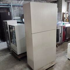 コクヨ　上ガラス引き違い下スチール引違扉書庫『中古良品』の画像