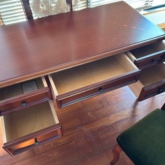 アンティーク猫脚デスク＆チェアの画像