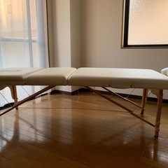 お譲り先決定しました　折りたたみ施術用ベッドの画像
