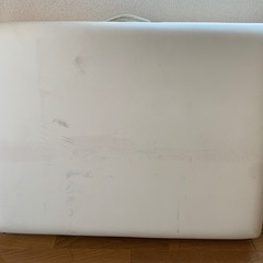 お譲り先決定しました　折りたたみ施術用ベッドの画像
