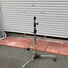 スタジオスタンド4本の画像