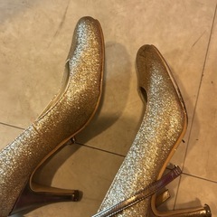 axes アクシーズ　ゴールド グリッター パンプスLの画像