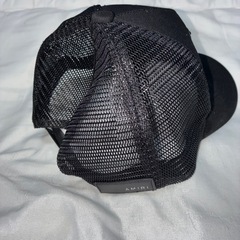 AMIRI ブラック トラッカーキャップの画像