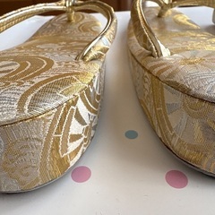 和装用の草履とバックの画像