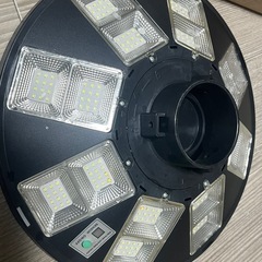 ソーラー屋外ライト2点、タンスの画像