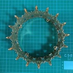 宝石付きゴールドティアラ　王冠の画像