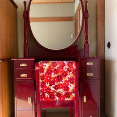 ドレッサー 赤 アンティークの画像
