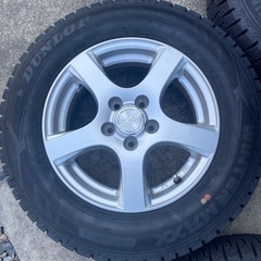 スタッドレスタイヤ４本の画像