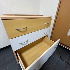 キャスター付き引き出しの画像