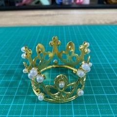 ゴールドティアラ　ケーキトッパー　王冠の画像