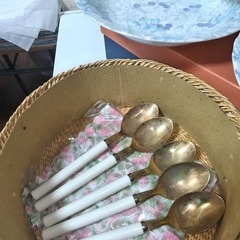 未使用　 Fine China カレー皿 籠付 花ベリー柄オーブン対応スプーン付の画像