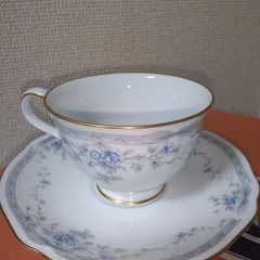 新品未使用　ノリタケ　カップ＆ソーサー花柄　金彩　２個セットの画像