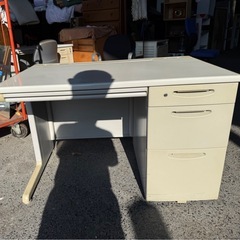 スチール事務机110の画像