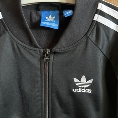 adidasジャンパーLサイズの画像