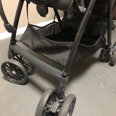 コンビ　軽量ベビーカー＋レインカバーの画像