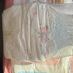 新生児オムツ　2種類セットの画像