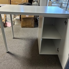 収納付きデスクの画像