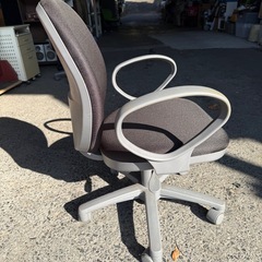 キャスター付き事務机①の画像