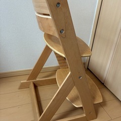 木製　キッズチェアの画像