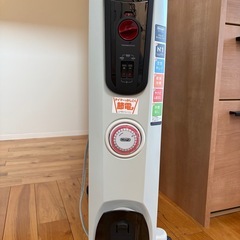 【値下しました】デロンギオイルヒーター（10-13畳用）の画像