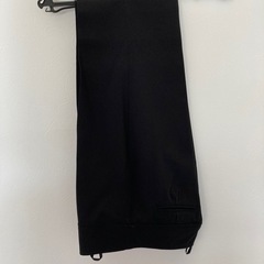 新品同様　黒色スーツ　上下　女性Sサイズの画像