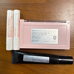 コスメ4点セットの画像