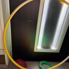 フラフープと簡易ソリ2個の画像