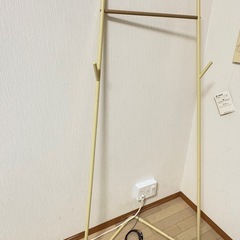 ハンガーラックの画像