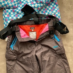 【mobus】スキーウェア　150 上下セットの画像