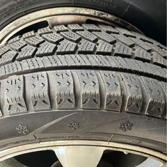 スタッドレスタイヤ　ホイル付き　ワンシーズン使用の画像