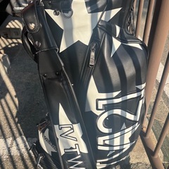 V12 ゴルフバッグ　美品の画像