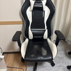 ゲーミングチェアの画像