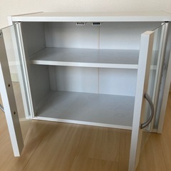 コンパクト食器棚の画像