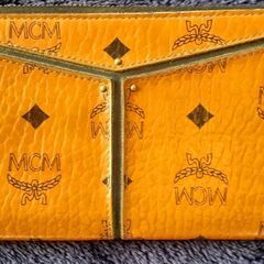 👝MCM ラウンドジップ 長財布 ミニタオルハンカチ 韓国製 革 ブランドの画像